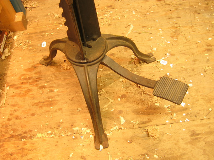Massive Foot Pedal and Cast Iron Legs Massive Foot Pedal and Cast Iron Legs